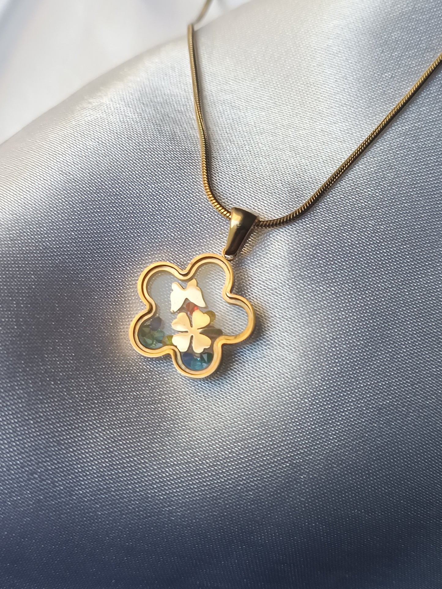 Collier Julia